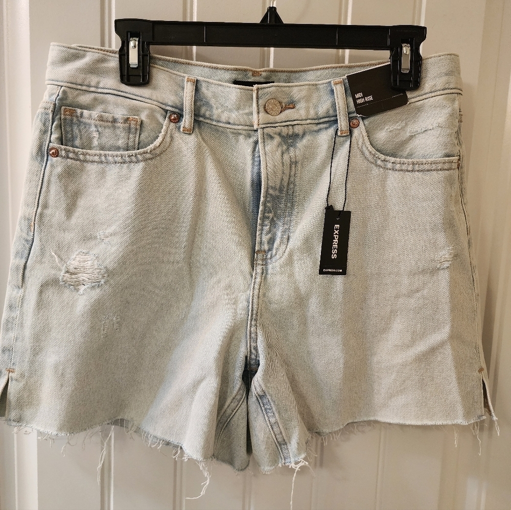 NWT Express High Rise Light Wash Denim Shorts Size 8